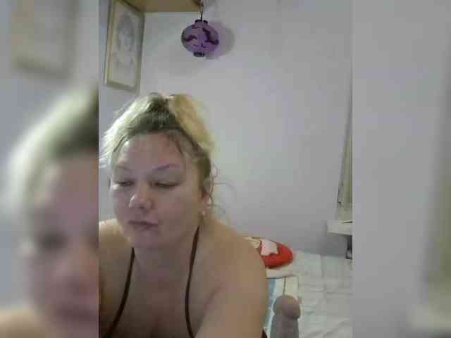 LucyAlexis webcam