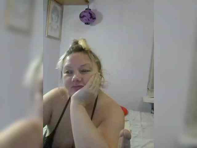 LucyAlexis webcam