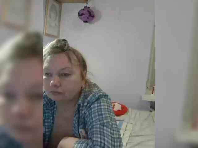 LucyAlexis webcam