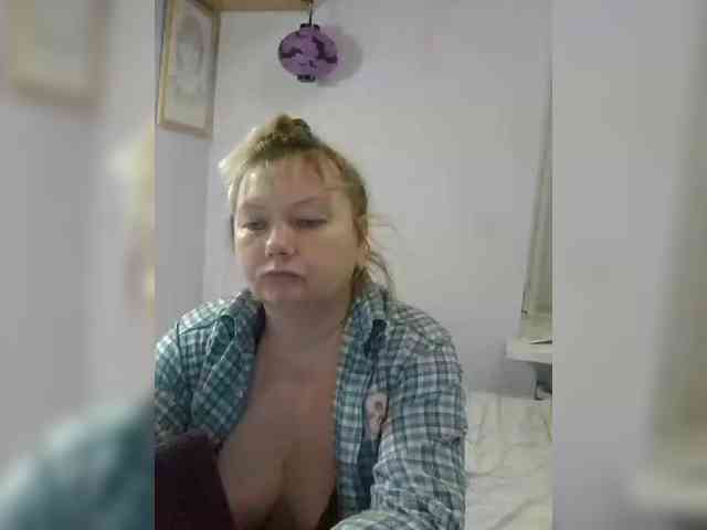 LucyAlexis webcam