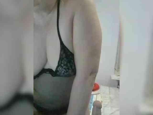 LucyAlexis webcam