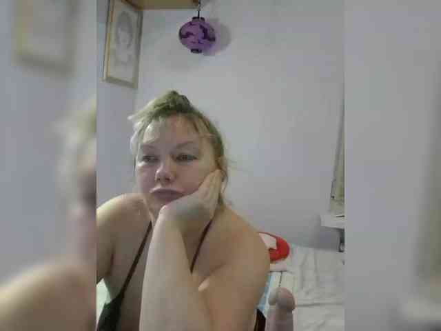 LucyAlexis webcam