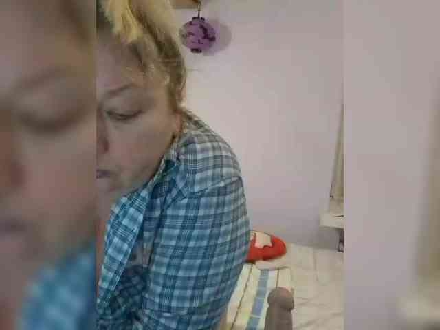 LucyAlexis webcam