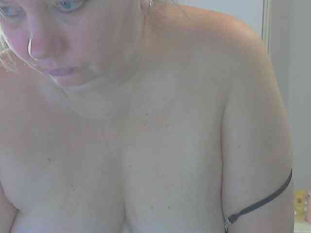 LucyAlexis webcam