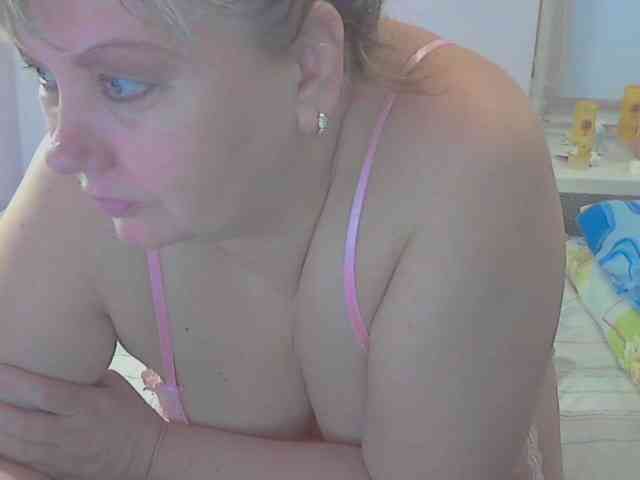 LucyAlexis webcam