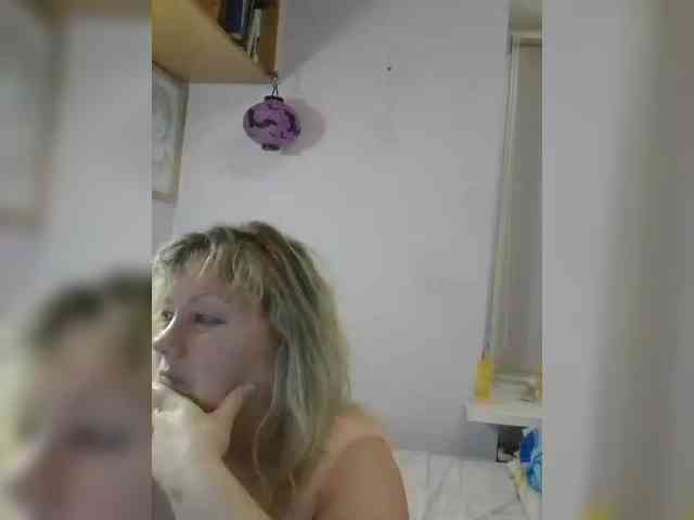 LucyAlexis webcam