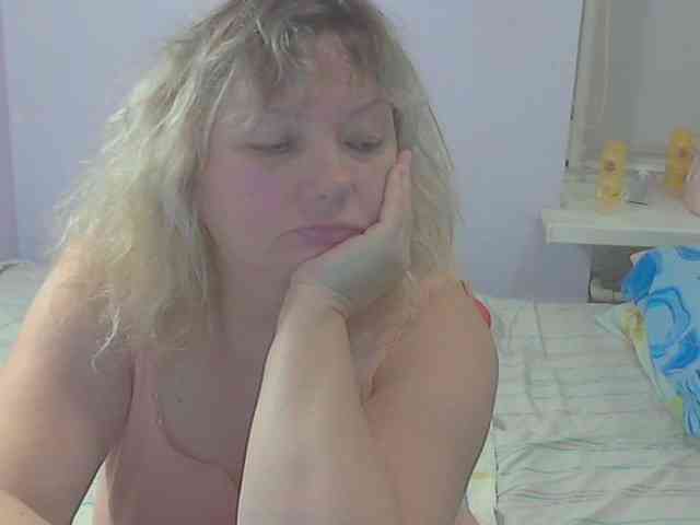 LucyAlexis webcam