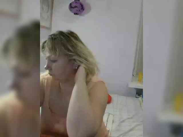 LucyAlexis webcam