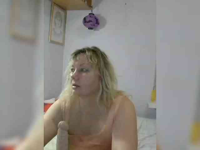 LucyAlexis webcam