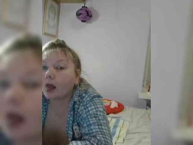 LucyAlexis webcam
