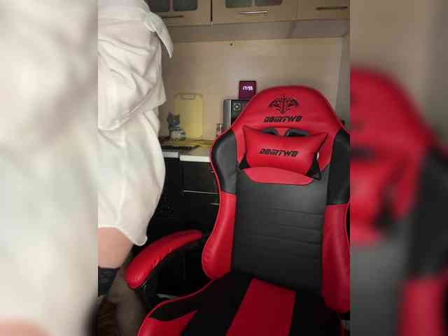 AloveA69 webcam