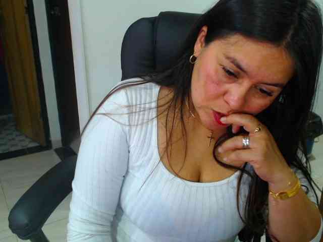 MARILYNWHANCO webcam