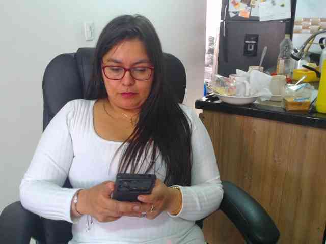 MARILYNWHANCO webcam