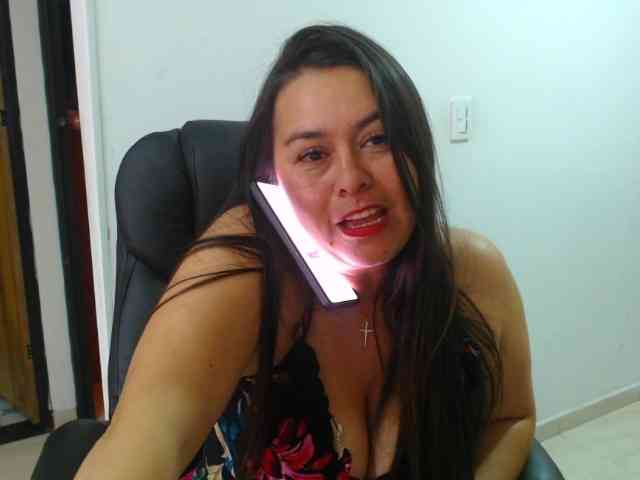 MARILYNWHANCO webcam