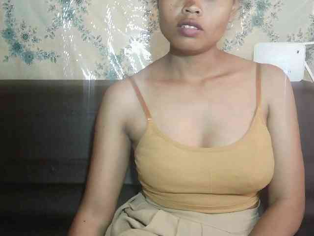 Pussy01lips webcam