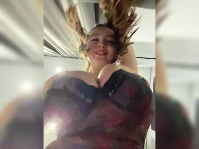 Gratis Live Sexcam mit TudaaSudaa TudaaSudaa