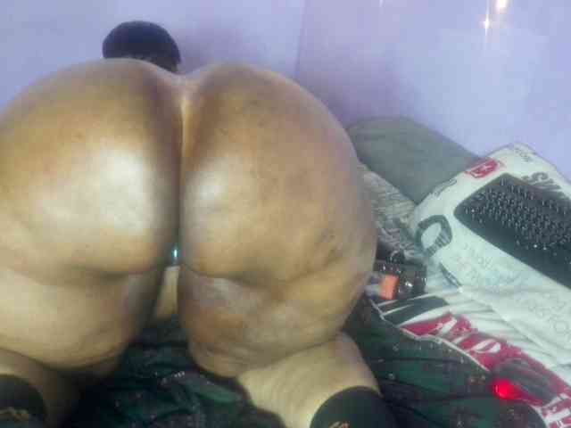 Big-Ass-Wilma webcam