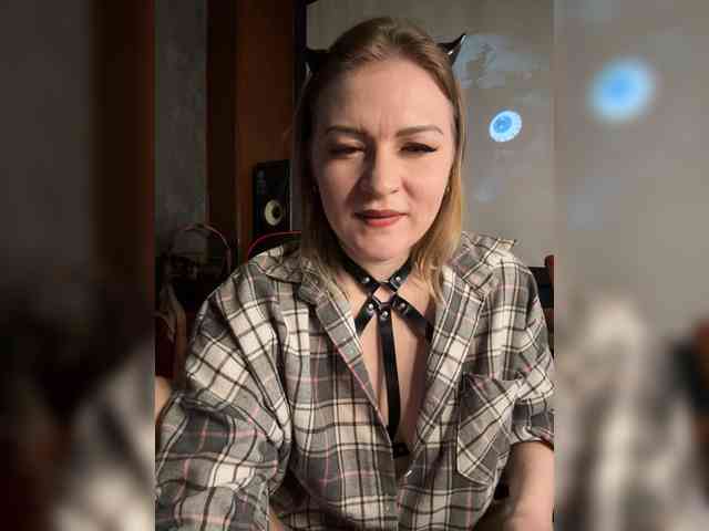 MrsAnna webcam