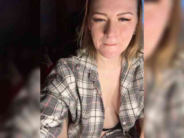 MrsAnna webcam