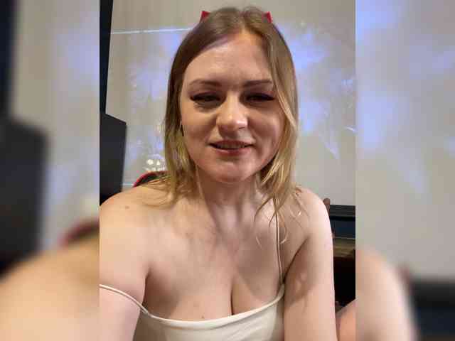 MrsAnna webcam