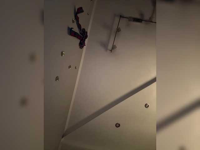 Entra en el chat con el modelo _Meggi_ _Meggi_