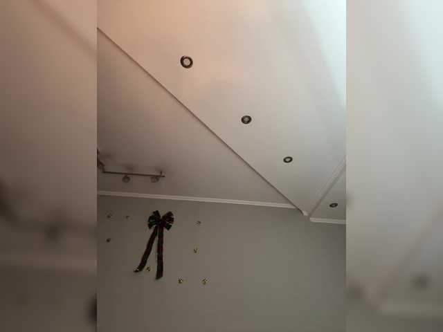 Entra en el chat con el modelo _Meggi_ _Meggi_