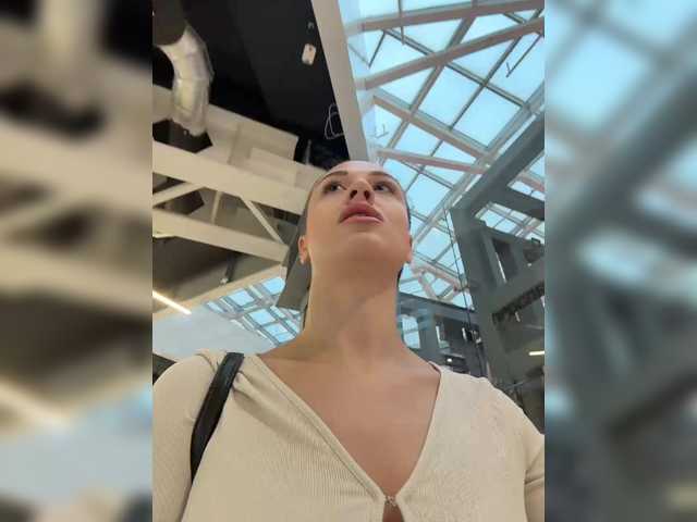 Accedi alla chat con il nickname _Meggi_ _Meggi_