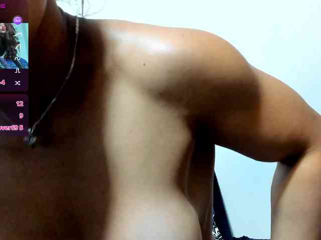 Naomii18 webcam