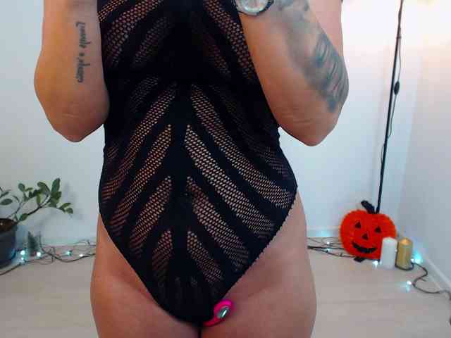 LovelyBrownie webcam