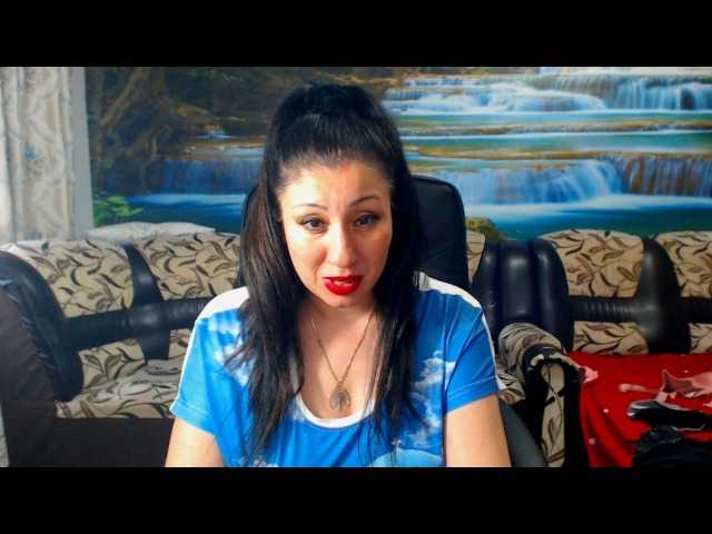 MoistMady webcam