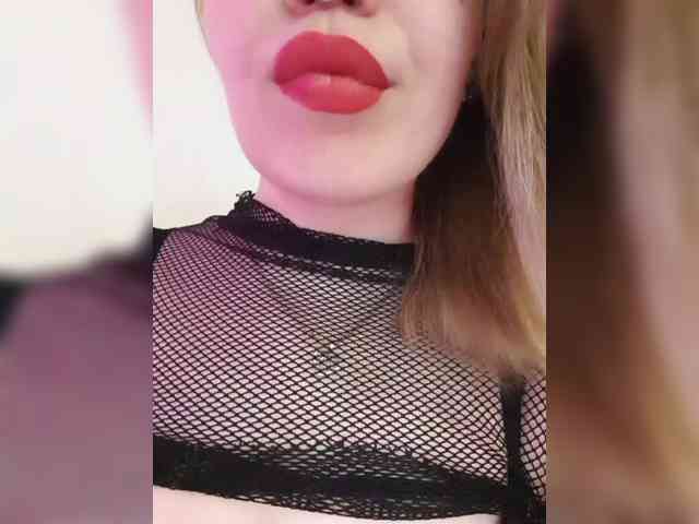 _ElaIzzza webcam