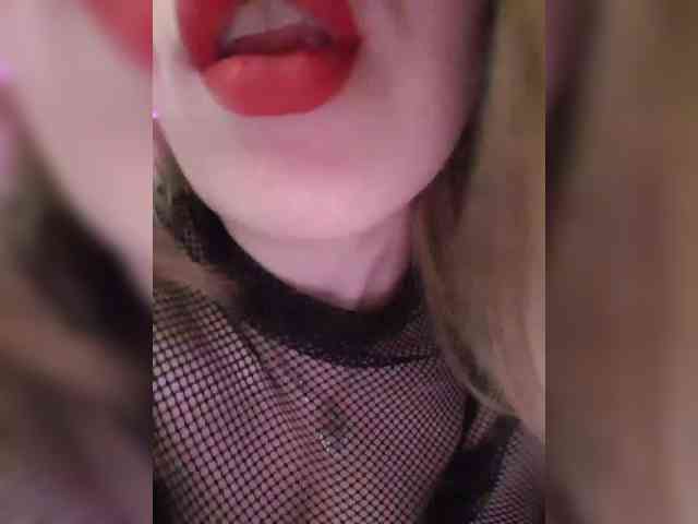 _ElaIzzza webcam