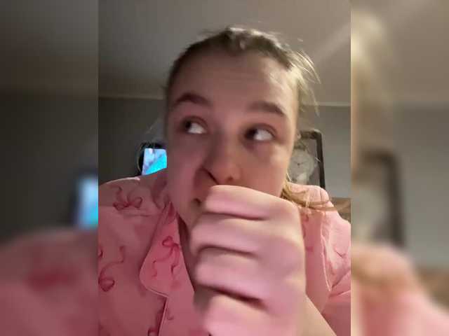 Entrez le videochat erotique avec le
modèle Jucielussie Jucielussie