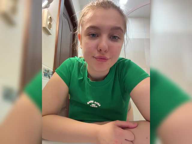 Accedi alla chat con il nickname jucieLussie jucieLussie