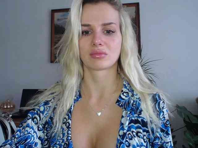 Cornelia22hot webcam