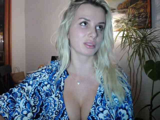 Cornelia22hot webcam