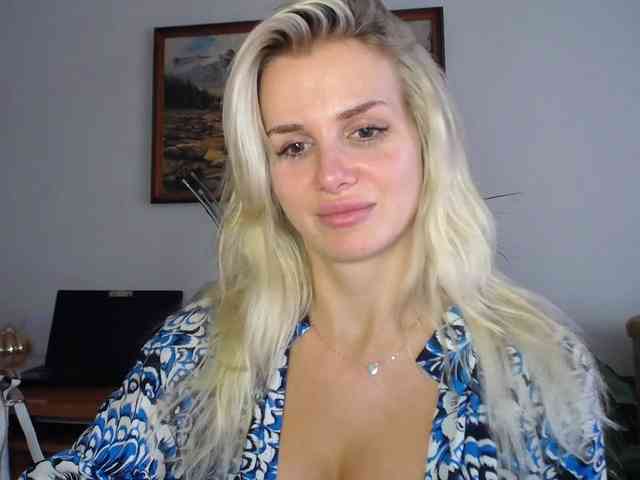 Cornelia22hot webcam