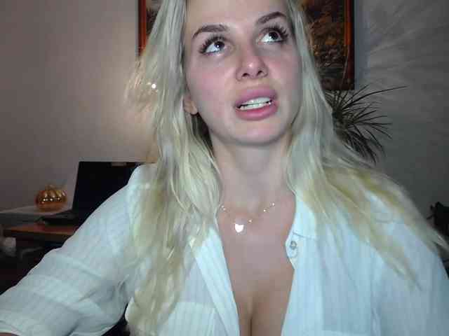 Cornelia22hot webcam