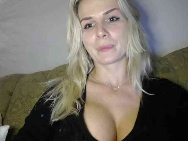 Cornelia22hot webcam