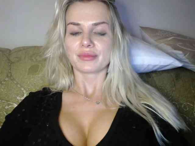 Cornelia22hot webcam