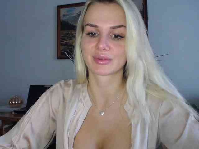 Cornelia22hot webcam