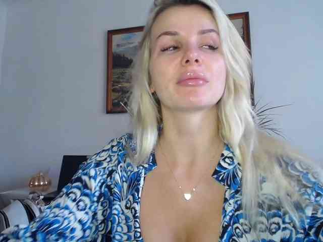 Cornelia22hot webcam
