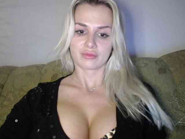 Cornelia22hot webcam
