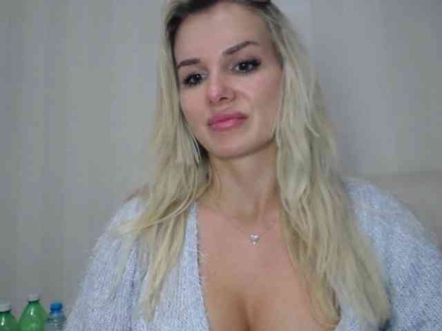 Cornelia22hot webcam