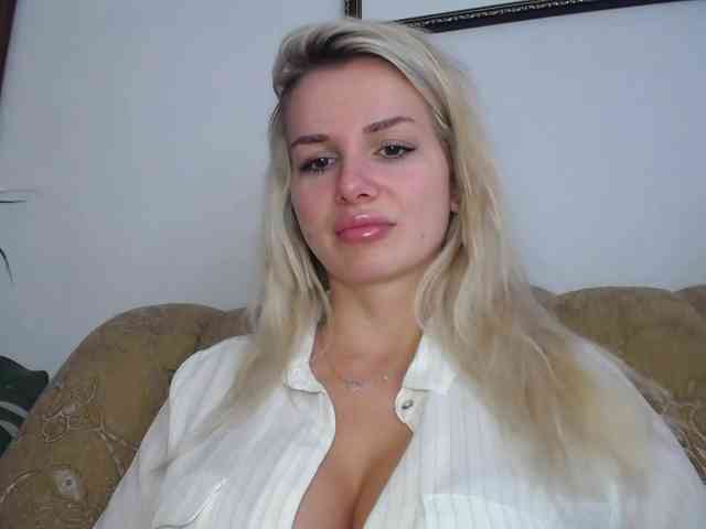 Cornelia22hot webcam