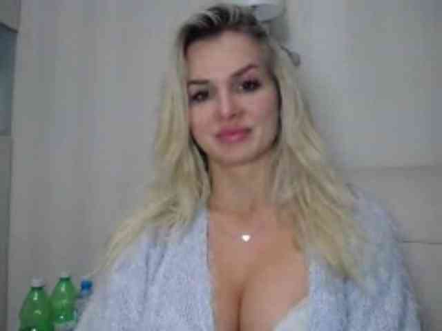 Cornelia22hot webcam