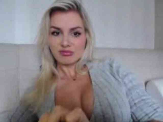 Cornelia22hot webcam