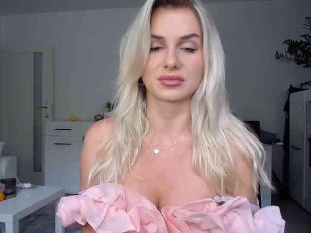 Cornelia22hot webcam