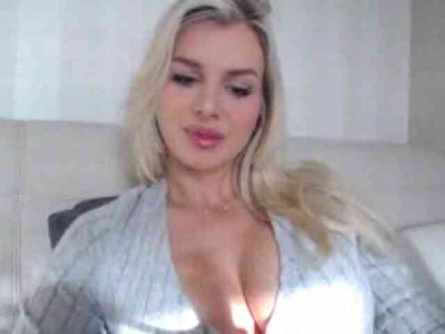 Cornelia22hot webcam