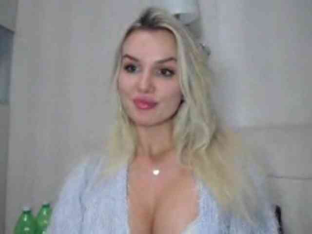 Cornelia22hot webcam